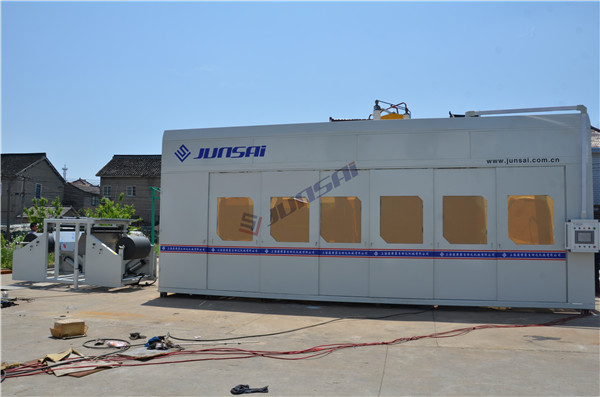 想看吸塑裁切一體機(jī)？來駿精賽雅式展！