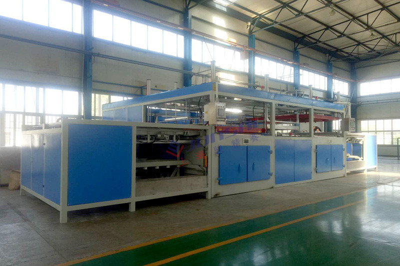 雙頭自動<a href=http://www.ihuasheng.cn/ target=_blank class=infotextkey>吸塑機</a>.jpg